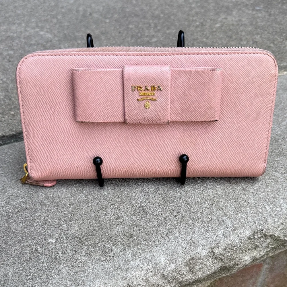 Prada Light Pink Bow Wallet GUC authentic - Picture 3 of 13